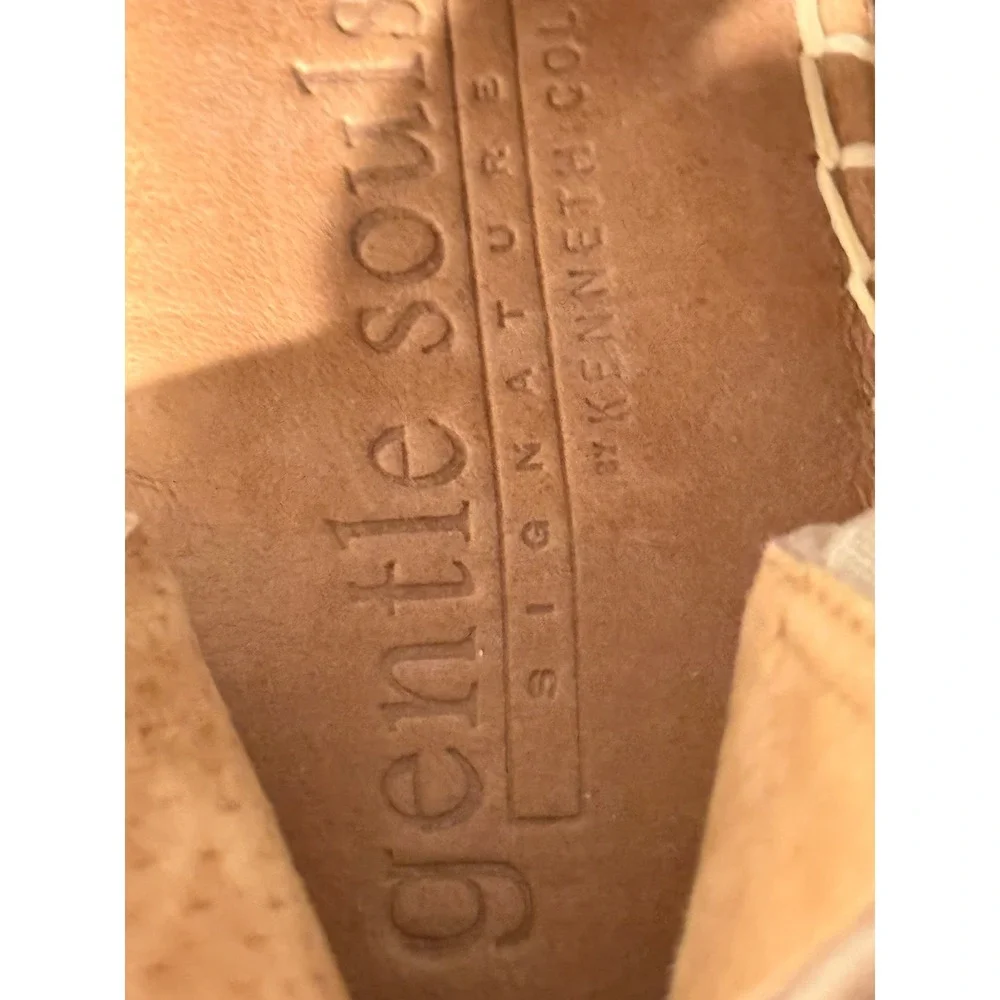 Gentle Souls Kenneth Cole Colleen Cross Elastic Wedge Sandal Taupe Suede 9